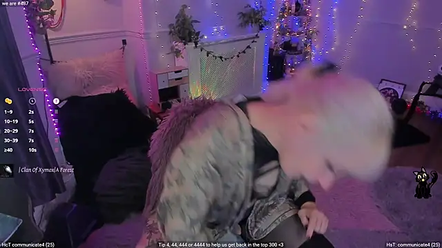 AliceW0lf online show from October 6, 2025, 6:30 pm