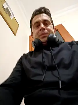 Snapshot of melenko1667 chatting on September 29, 2025, 11:32 pm melenko1667 online show from September 29, 2025, 11:32 pm