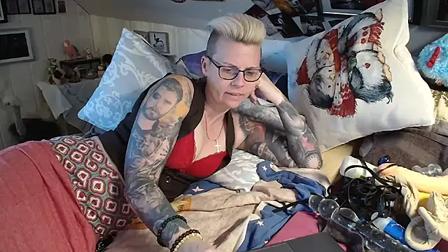 MaryG online show from February 24, 2025, 2:48 pm