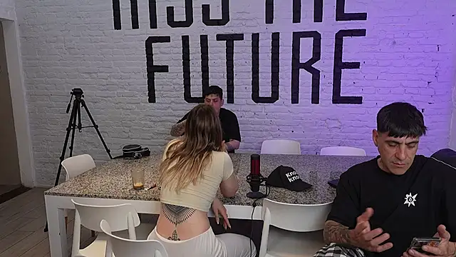 Elnonoykeila77 online show from September 28, 2025, 10:17 pm