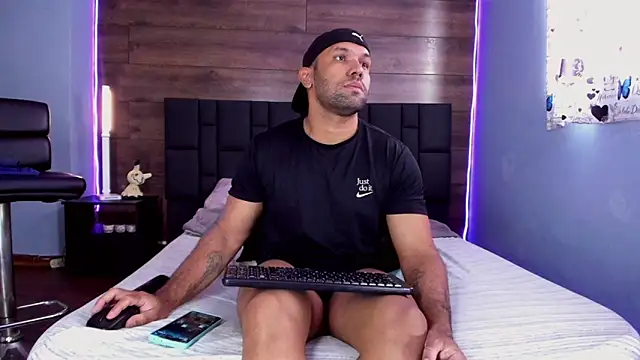 anthonylatynxd online show from November 15, 2025, 6:34 pm