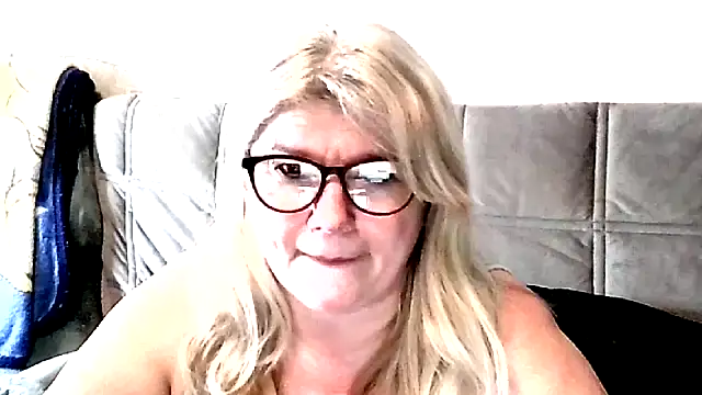 Snapshot of Diana_49 chatting on February 26, 2026, 8:53 pm Diana 49 online show from February 26, 2026, 8:53 pm