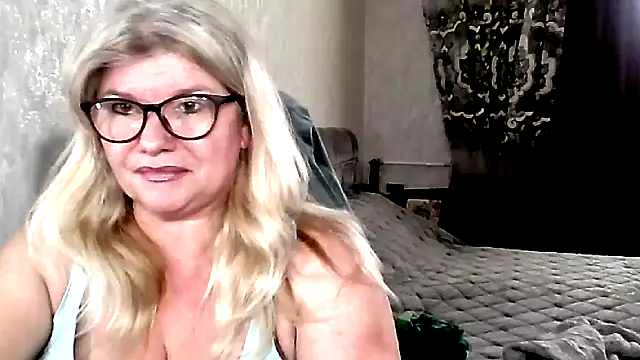 Snapshot of Diana_49 chatting on March 6, 2026, 8:53 am Diana 49 online show from March 6, 2026, 8:53 am