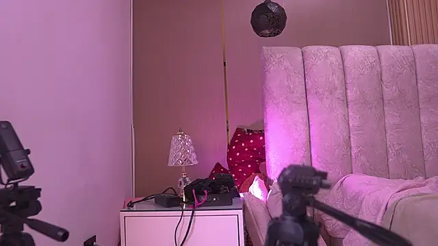 violeta aroca online show from July 8, 2026, 3:08 am