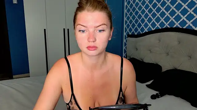 Busty Redhead online show from June 11, 2026, 3:14 am