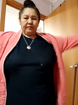 Zulfiya Bruce online show from December 16, 2025, 7:51 pm