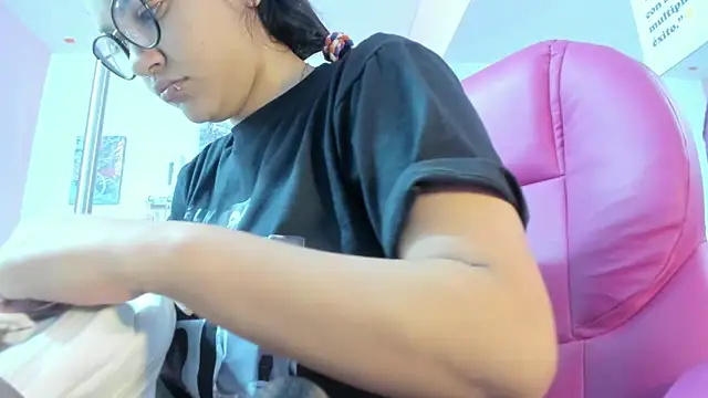 CAMILA--REY online show from September 29, 2025, 11:38 am