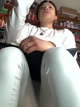 Snapshot of 3littleschoolteens chatting on February 13, 2026, 6:08 pm 3littleschoolteens online show from February 13, 2026, 6:08 pm