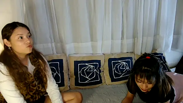 Snapshot of 3littleschoolteens chatting on July 5, 2026, 2:16 am 3littleschoolteens online show from July 5, 2026, 2:16 am