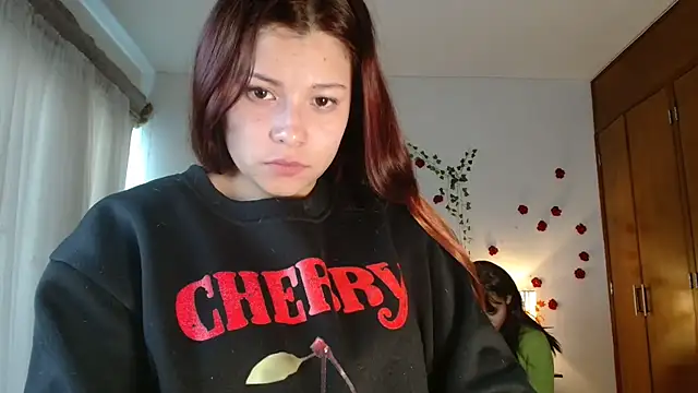 Snapshot of 3littleschoolteens chatting on February 5, 2026, 5:31 pm 3littleschoolteens online show from February 5, 2026, 5:31 pm