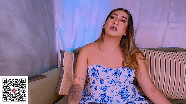 ISABELLASSMITH online show from November 14, 2025, 9:40 pm