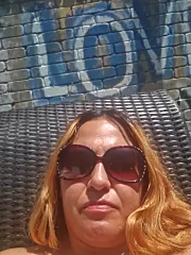 sweetcheekzx online show from April 6, 2026, 6:09 pm