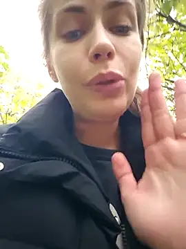 Keli Jessi online show from October 24, 2025, 1:32 pm