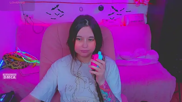 Lolisuccub online show from April 26, 2026, 2:14 pm