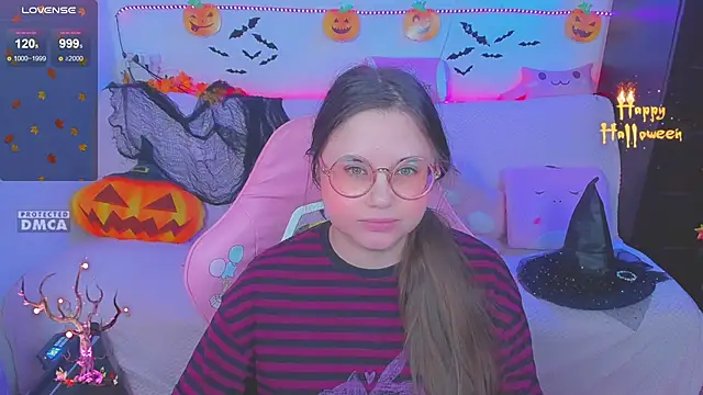 Lolisuccub online show from November 5, 2025, 6:00 pm