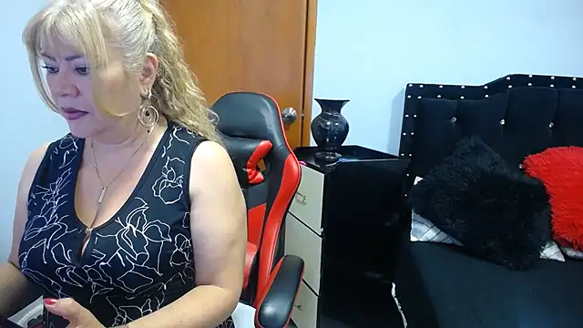 Ursulawhite69 online show from July 22, 2026, 1:29 am