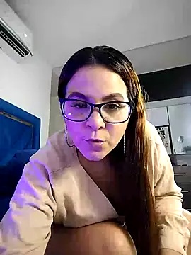 Susaan Miilf online show from June 7, 2026, 6:57 pm