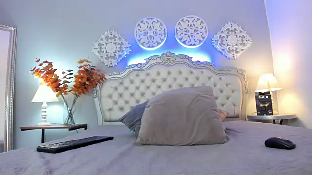 Susaan Miilf online show from October 9, 2025, 4:51 pm