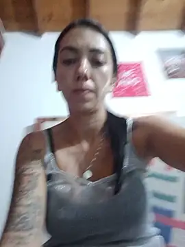 Snapshot of LunaZambrano chatting on June 4, 2026, 3:33 am LunaZambrano online show from June 4, 2026, 3:33 am
