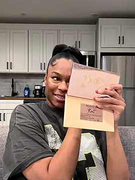 CandyLuxxxx online show from September 13, 2025, 4:23 am