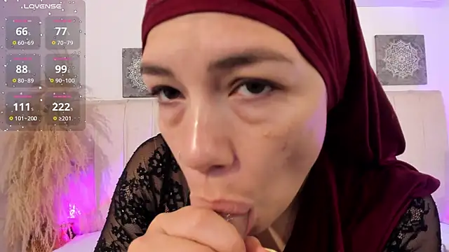 aisha vs online show from August 3, 2026, 12:44 pm