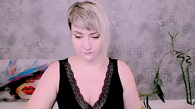 Djullia online show from July 20, 2026, 5:48 am