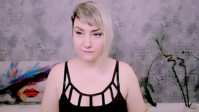 Djullia online show from July 5, 2026, 5:03 am