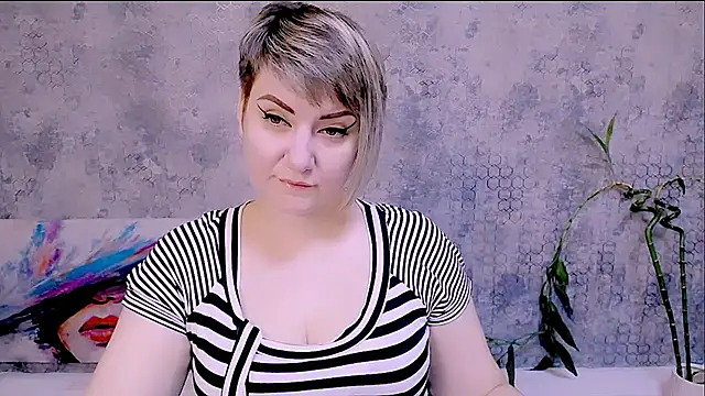 Djullia online show from November 23, 2025, 5:06 am