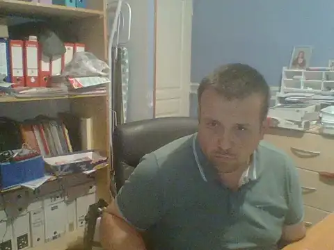 manubm03 online show from May 6, 2026, 4:55 pm