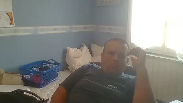 manubm03 online show from September 12, 2025, 10:04 am