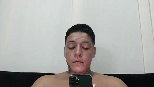 Snapshot of EvandMikeePh chatting on February 25, 2026, 12:11 am EvandMikeePh online show from February 25, 2026, 12:11 am