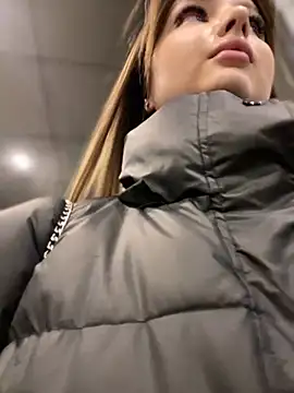 KrisMagnoly online show from February 16, 2025, 4:53 pm