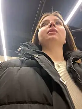 KrisMagnoly online show from September 30, 2025, 5:30 pm