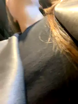 KrisMagnoly online show from September 13, 2025, 4:29 pm