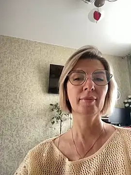 sensualEmilia online show from June 15, 2026, 7:08 am
