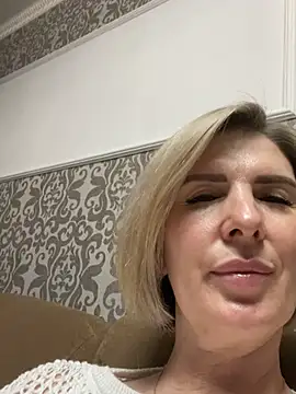 sensualEmilia online show from June 7, 2026, 4:45 pm