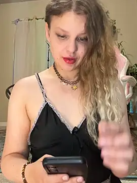 Snapshot of Emihaze chatting on June 12, 2026, 3:26 am Emihaze online show from June 12, 2026, 3:26 am