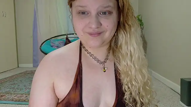 Emihaze online show from November 6, 2025, 10:36 pm