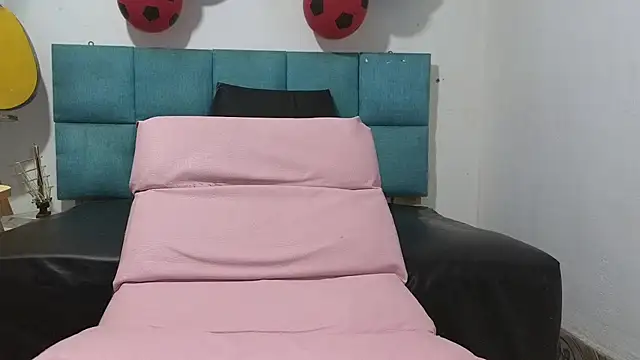 chirlleyy online show from June 27, 2026, 12:55 pm