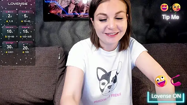 Snapshot of CassieMils chatting on June 27, 2026, 6:47 pm CassieMils online show from June 27, 2026, 6:47 pm