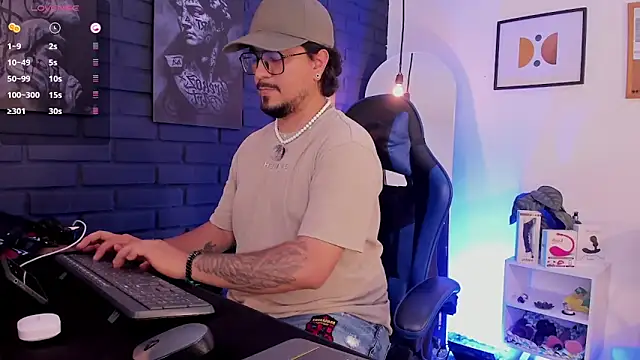 Snapshot of DaviidEvans_ chatting on March 4, 2026, 9:55 pm DaviidEvans online show from March 4, 2026, 9:55 pm