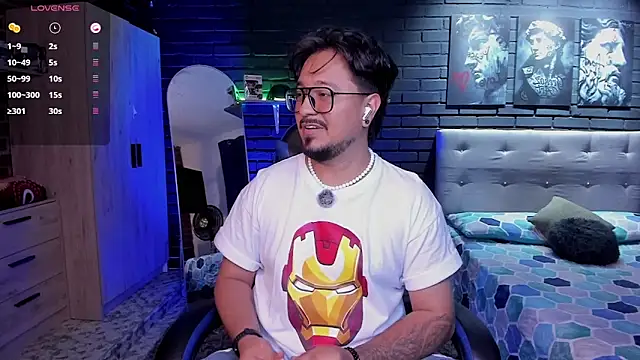 Snapshot of DaviidEvans_ chatting on March 18, 2026, 11:27 pm DaviidEvans online show from March 18, 2026, 11:27 pm