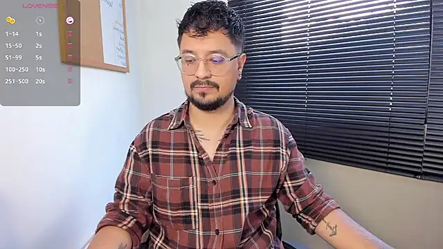 DaviidEvans  online show from December 12, 2024, 2:11 pm