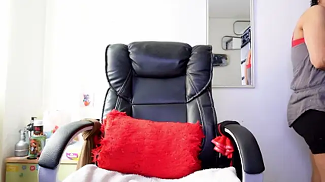 Aries Mature online show from June 9, 2026, 1:56 pm