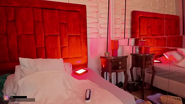 Tayra Siny online show from September 26, 2025, 4:08 am