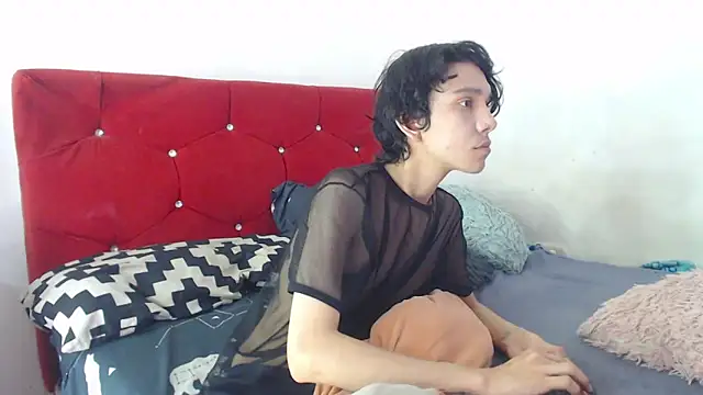 Snapshot of LAICK_01 chatting on September 15, 2025, 7:58 pm LAICK 01 online show from September 15, 2025, 7:58 pm