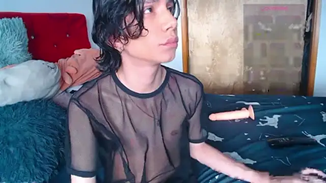 Snapshot of LAICK_01 chatting on December 17, 2025, 9:42 pm LAICK 01 online show from December 17, 2025, 9:42 pm