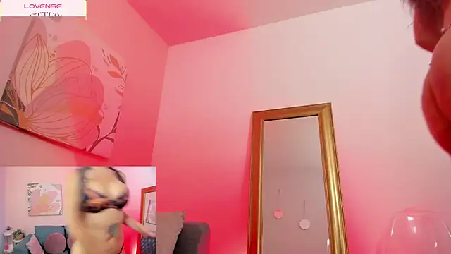  Nicoletteshea  online show from February 23, 2026, 9:26 pm