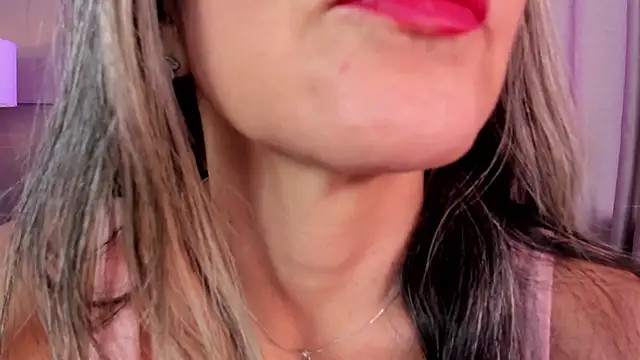  Nicoletteshea  online show from April 23, 2026, 9:16 pm