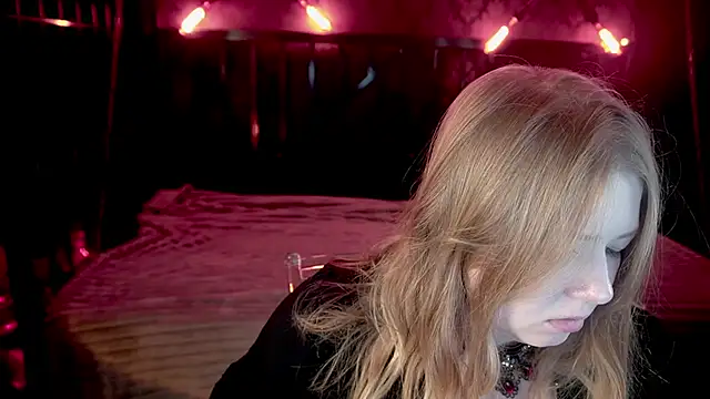 Snapshot of Tinker_Belll chatting on March 9, 2026, 8:01 pm Tinker Belll online show from March 9, 2026, 8:01 pm